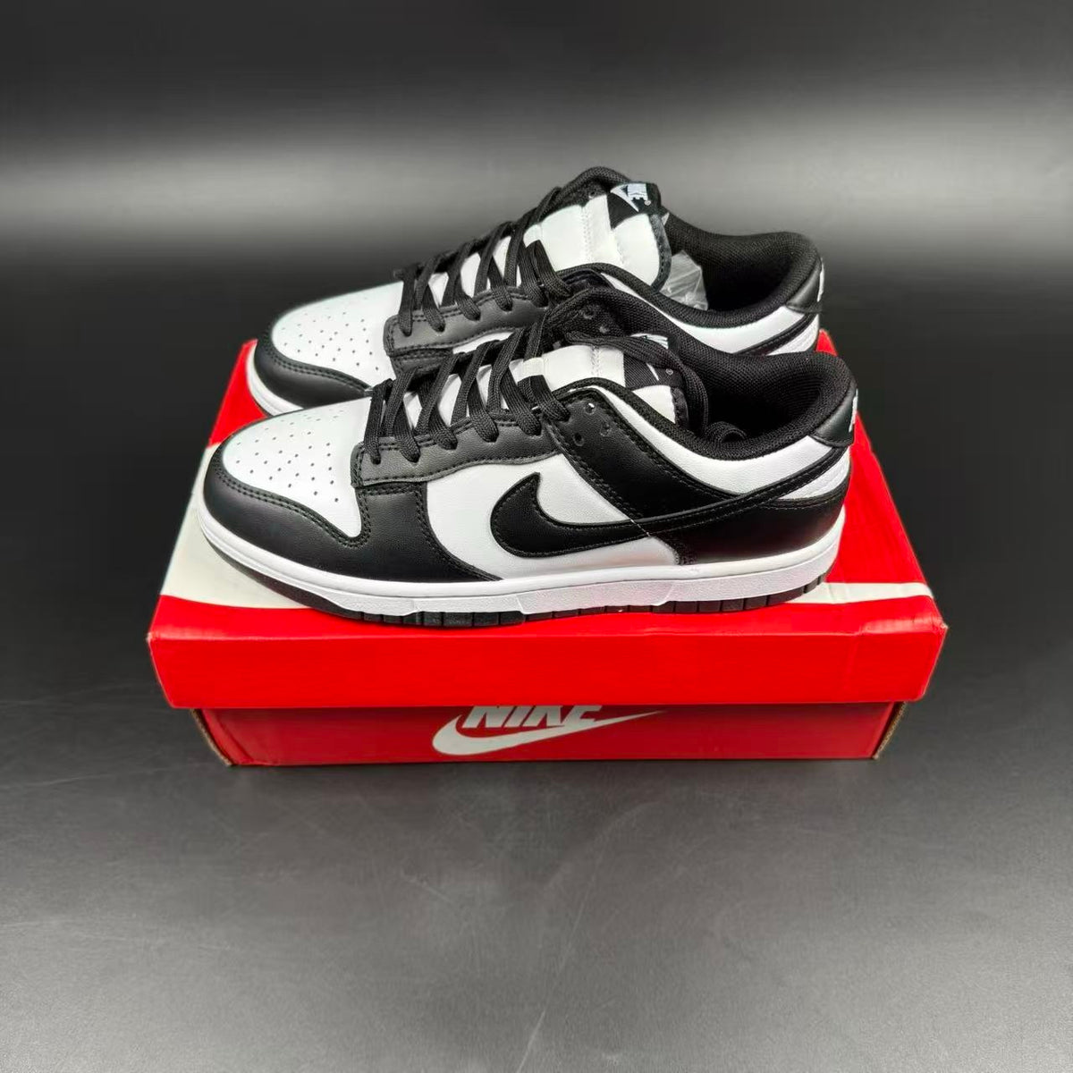 DUNK LOW NEXT NATURE WHITE BLACK