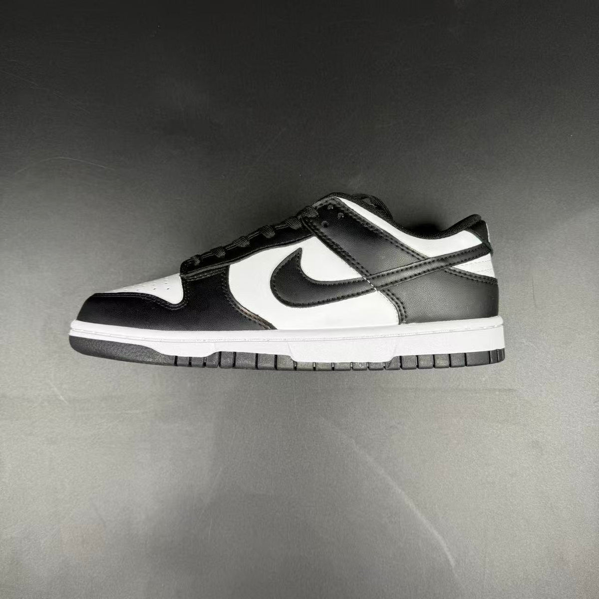 DUNK LOW NEXT NATURE WHITE BLACK