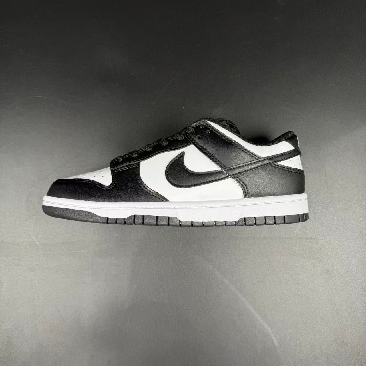 DUNK LOW NEXT NATURE WHITE BLACK