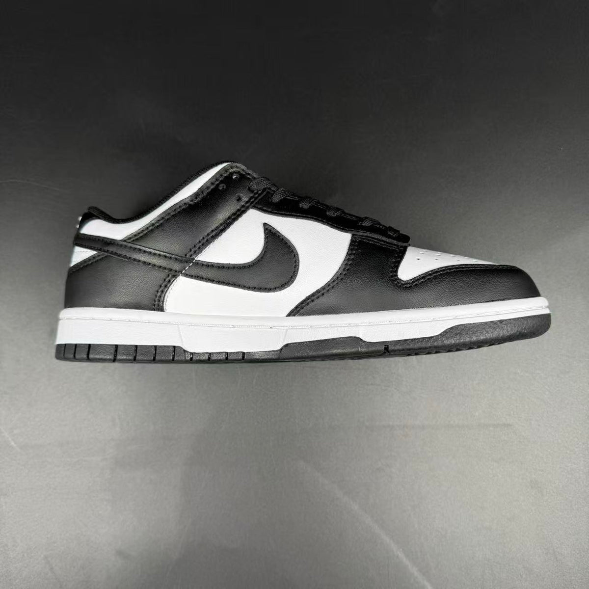 DUNK LOW NEXT NATURE WHITE BLACK