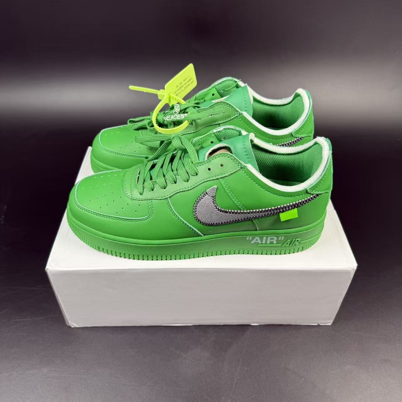 AF1 OFF-W. LIGHT GREEN SPARK