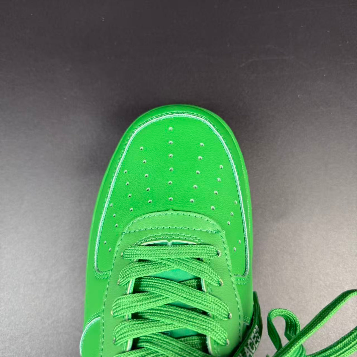 AF1 OFF-W. LIGHT GREEN SPARK