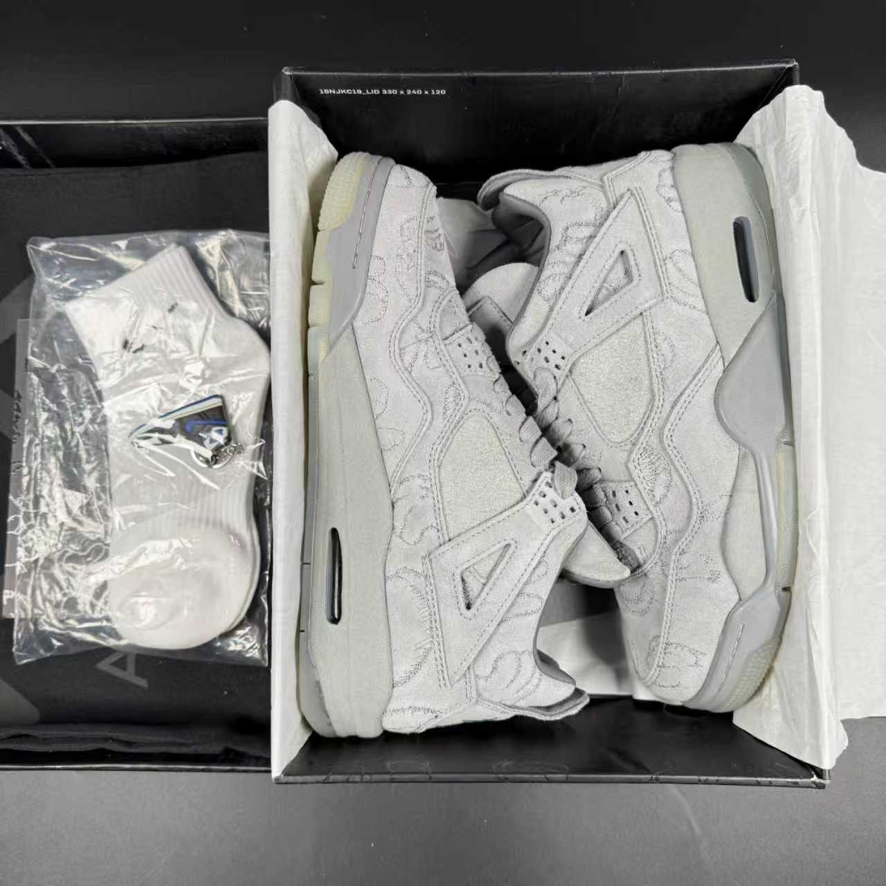 J4 RETRO KAWS