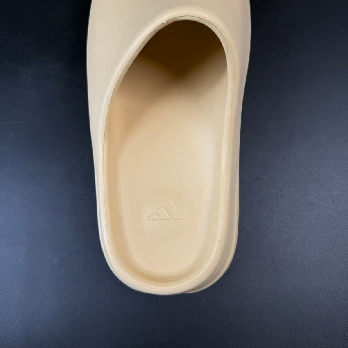 YEEZY SLIDE BONE