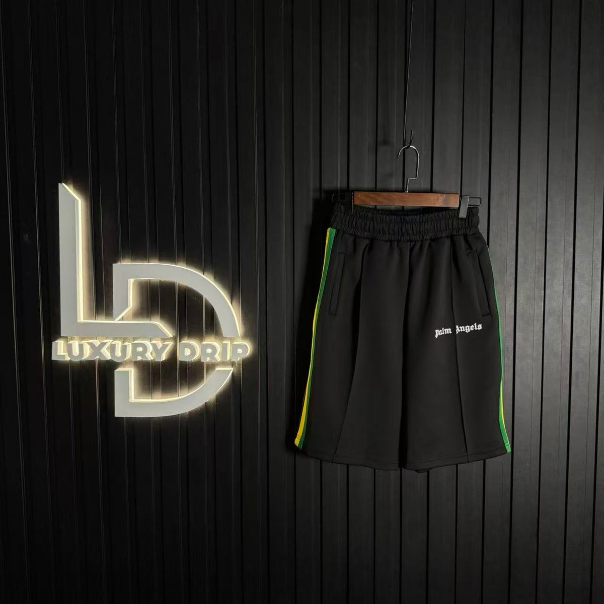 PALM – SHORTS