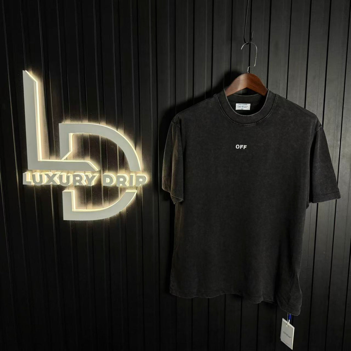 T-SHIRT OFF-W.