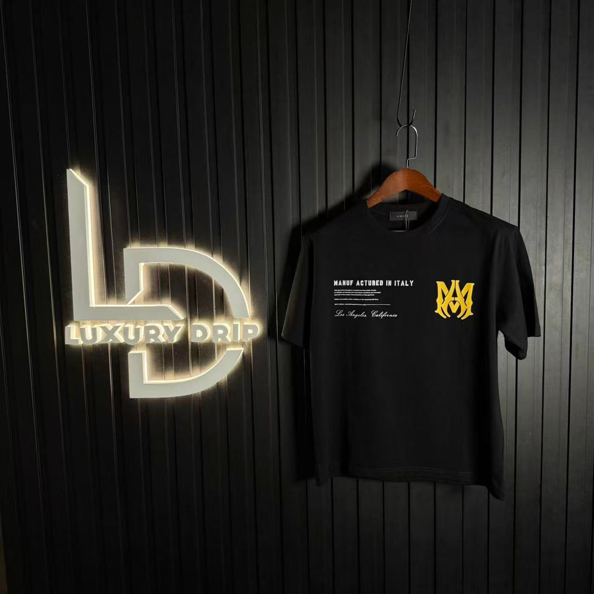 T-SHIRT
