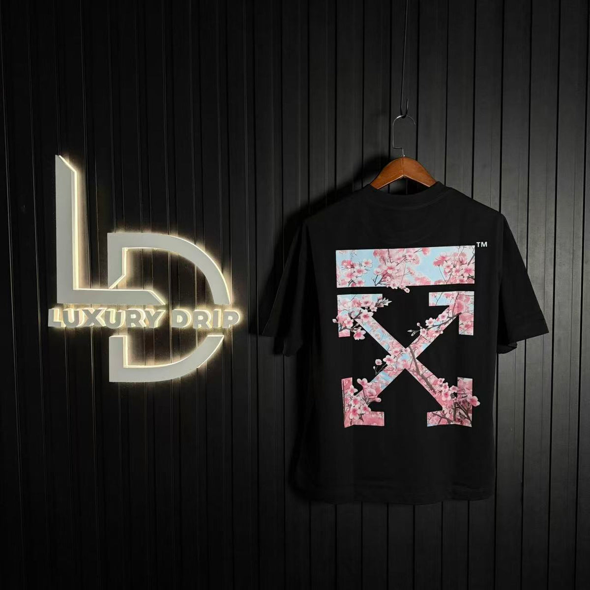 T-SHIRT OFF-W.
