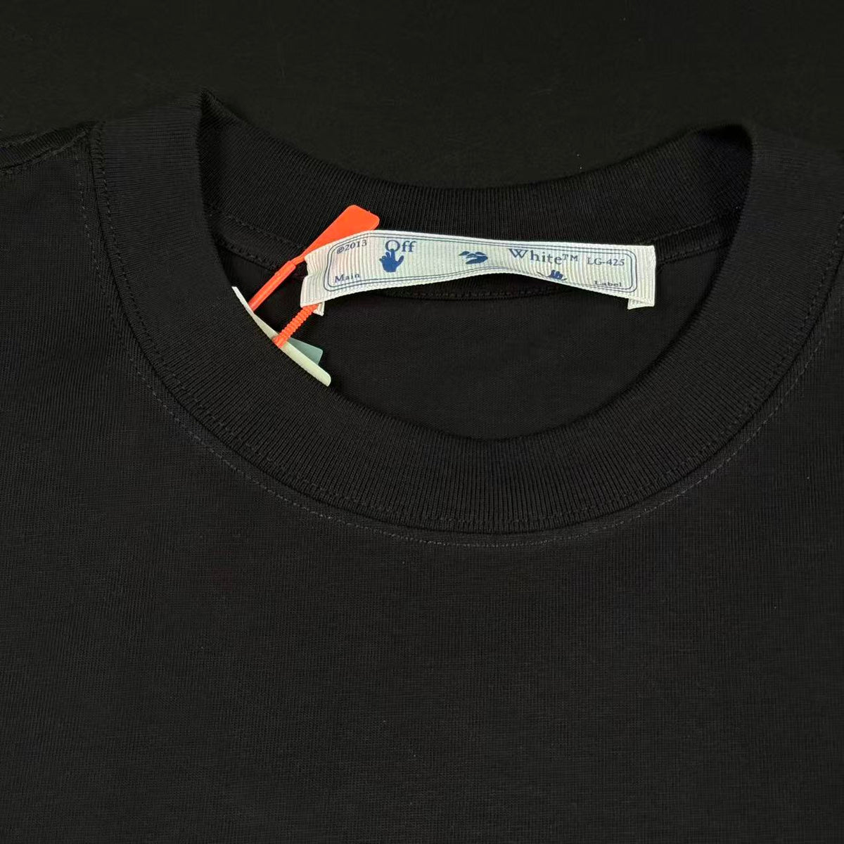 T-SHIRT OFF-W.