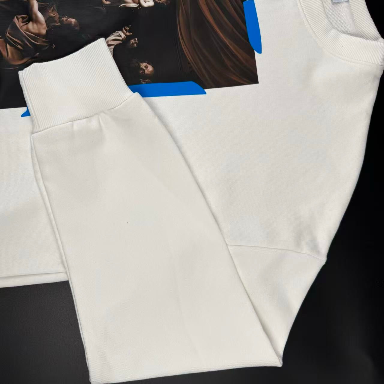 HOODIE – OFF-W.