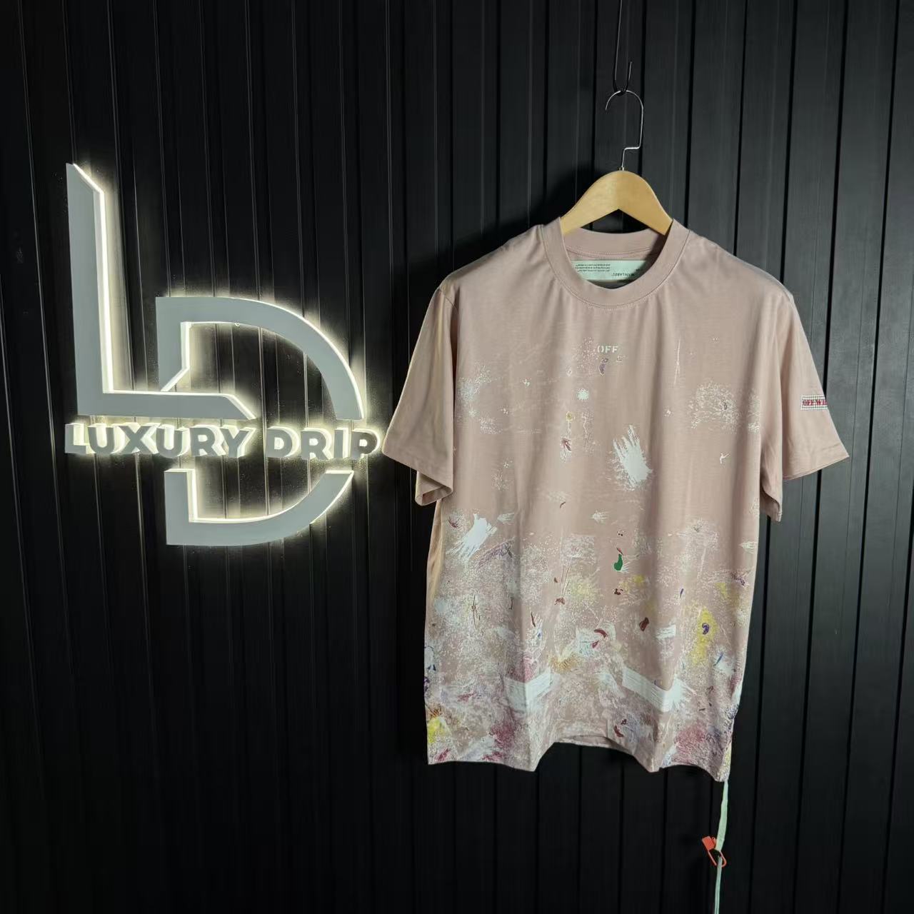 T-SHIRT OFF-W.
