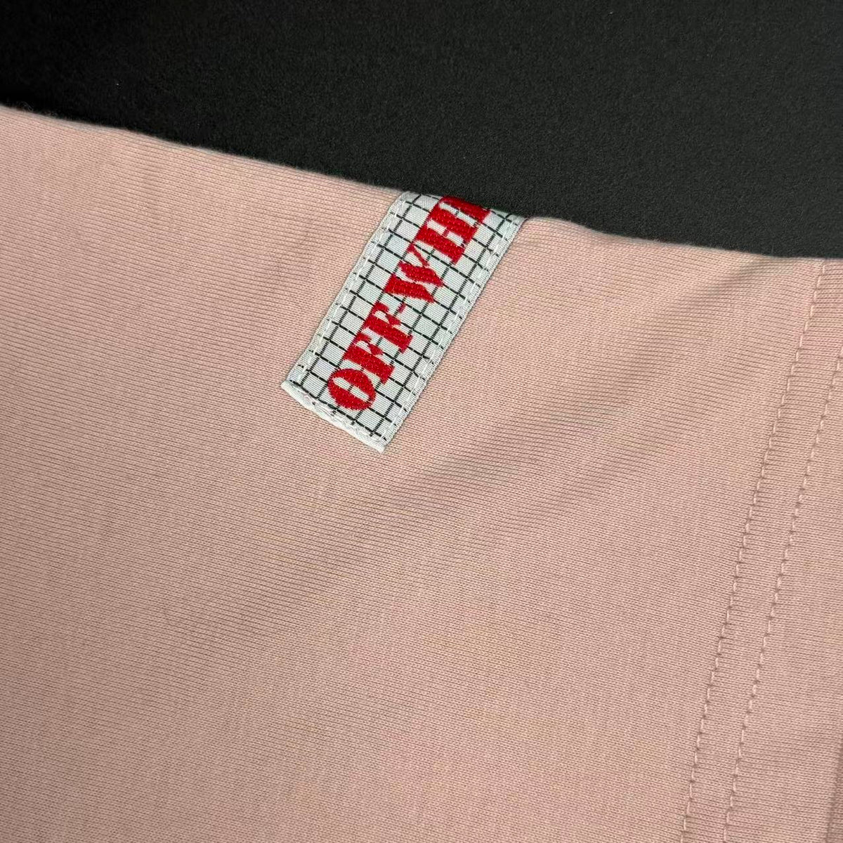 T-SHIRT OFF-W.