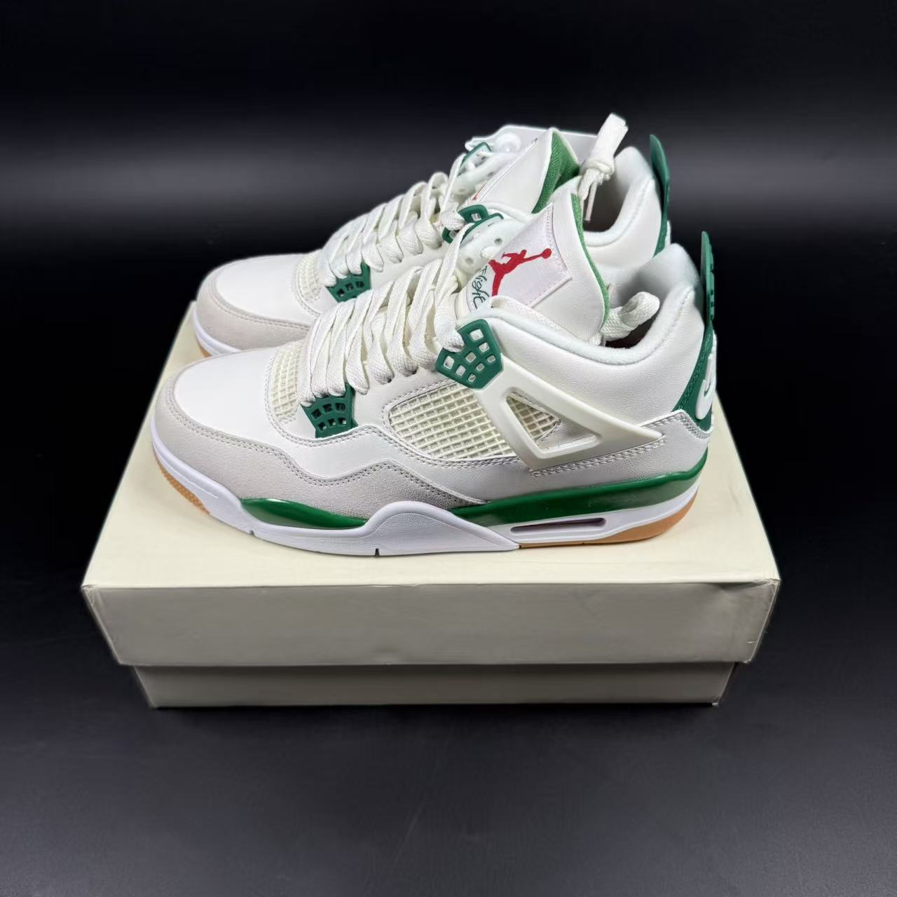J4 RETRO PINE GREEN