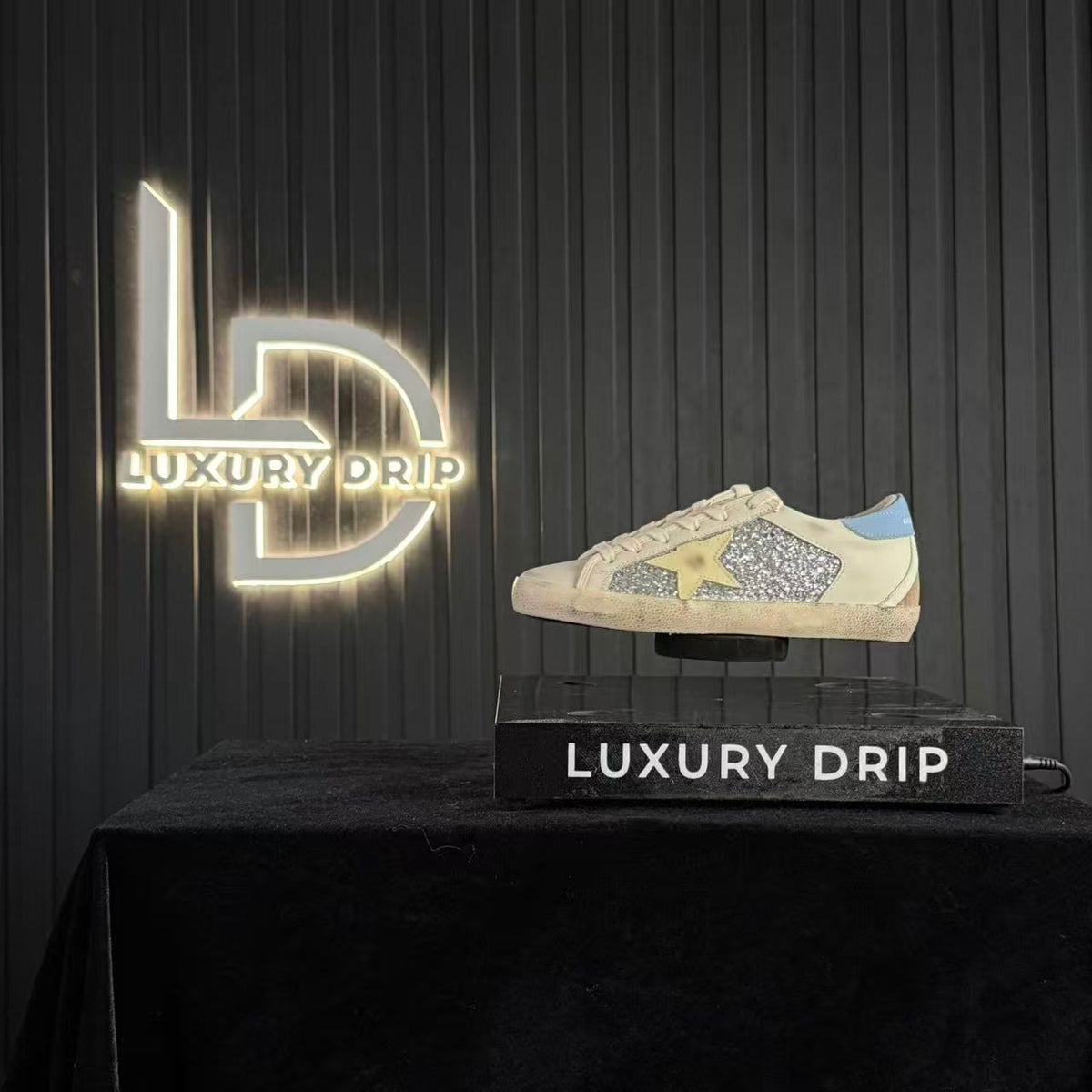 GOLDEN GOOSE