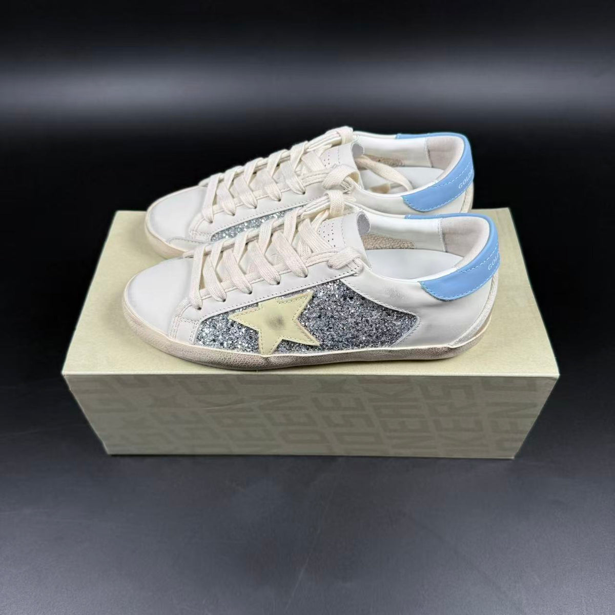 GOLDEN GOOSE
