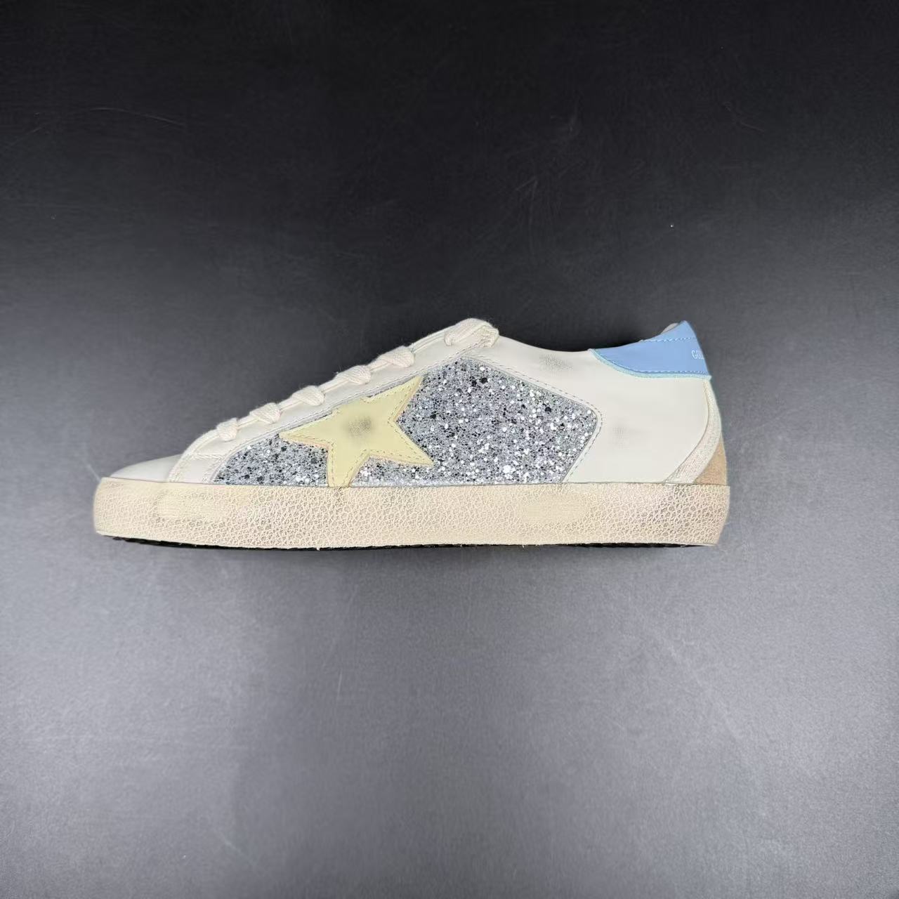 GOLDEN GOOSE