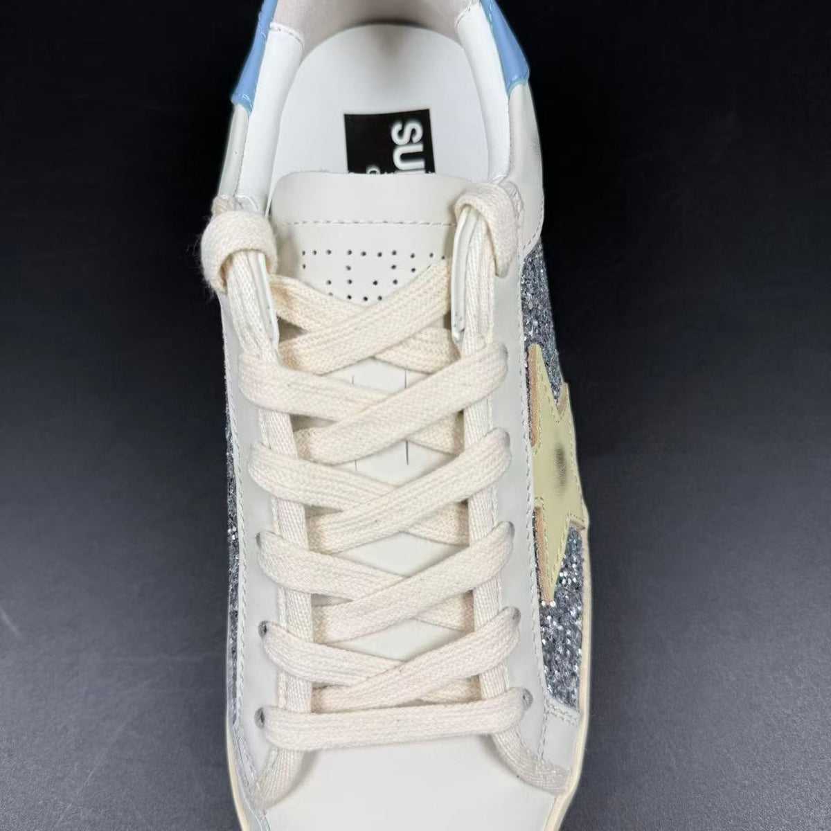 GOLDEN GOOSE