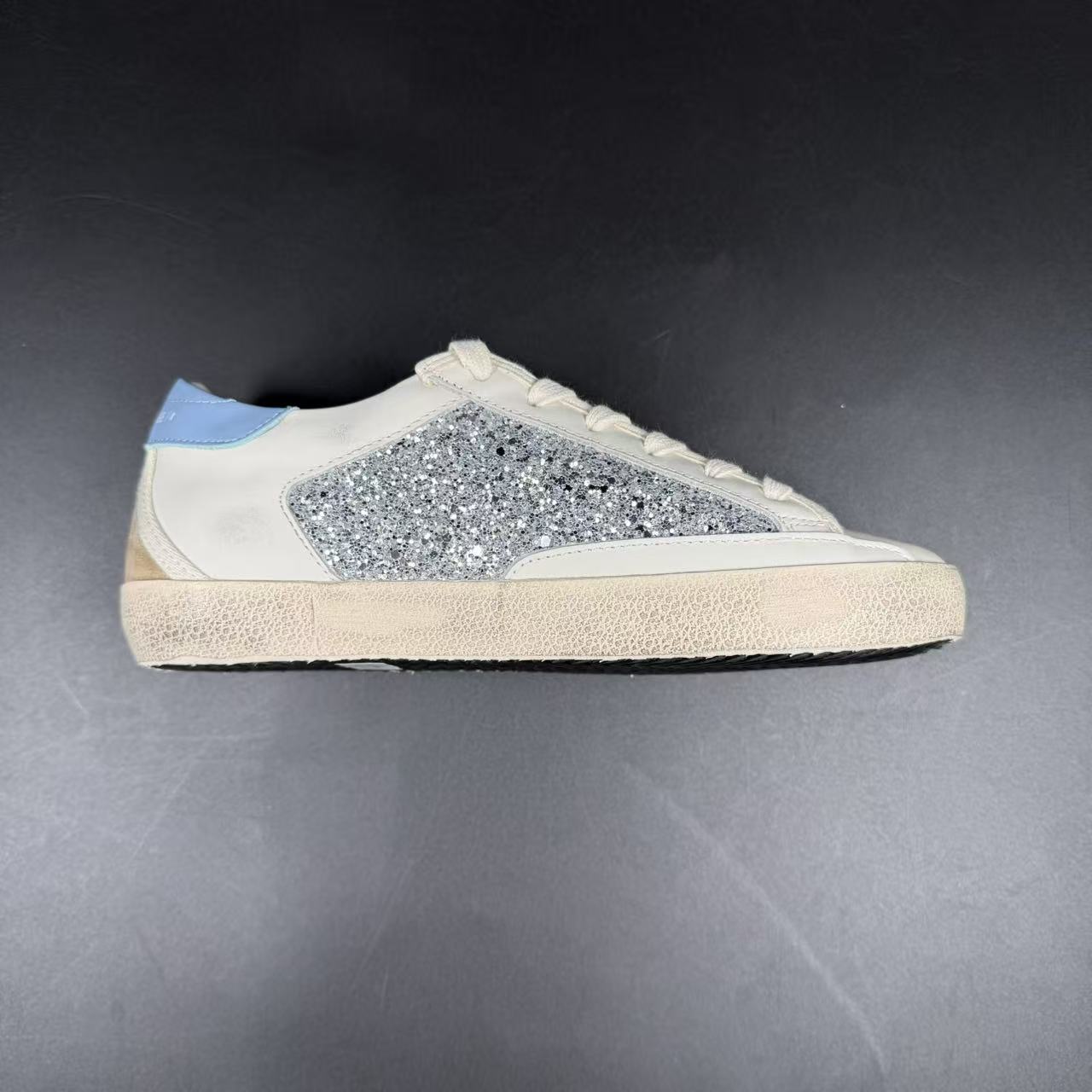 GOLDEN GOOSE