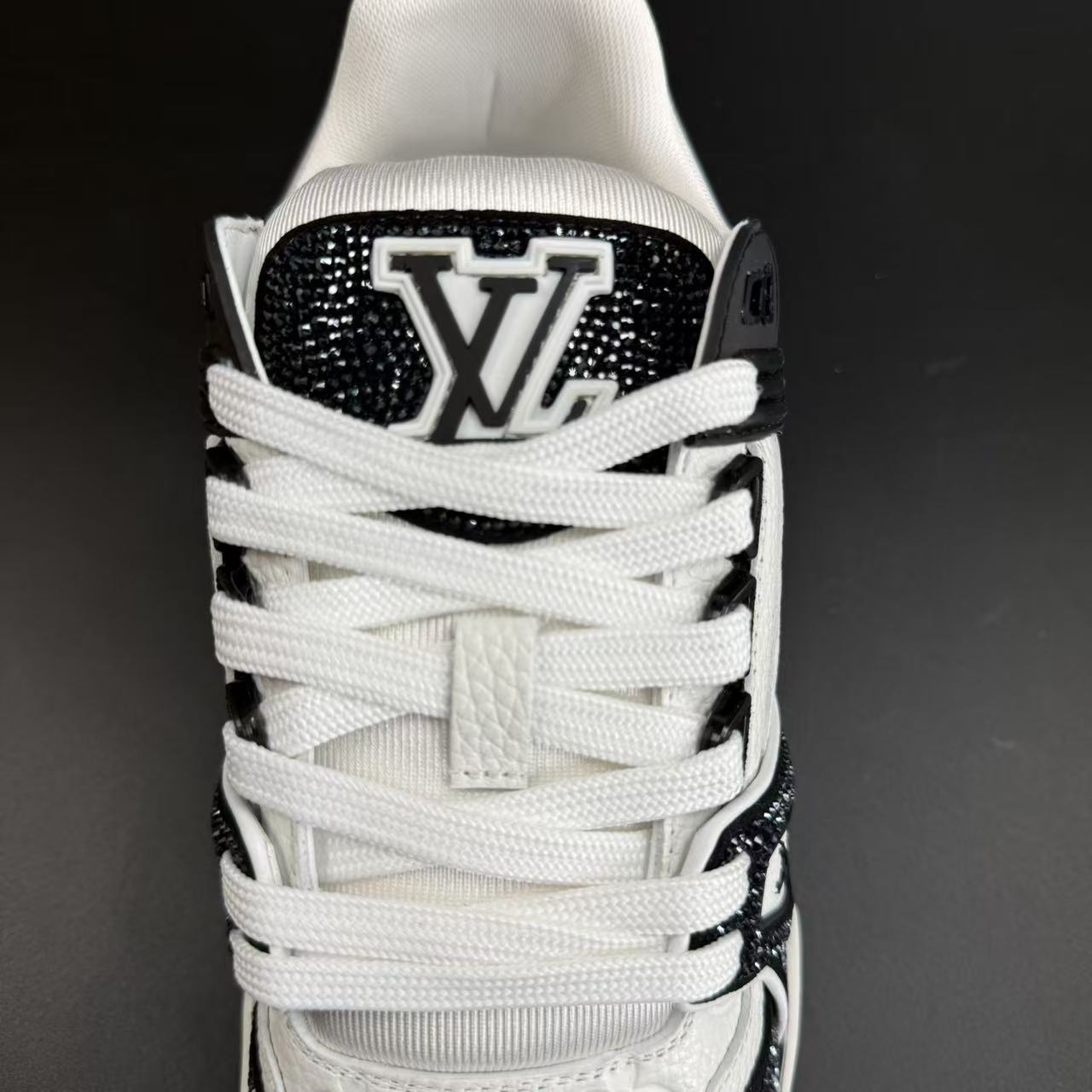 Trainer x Swarovski – 39