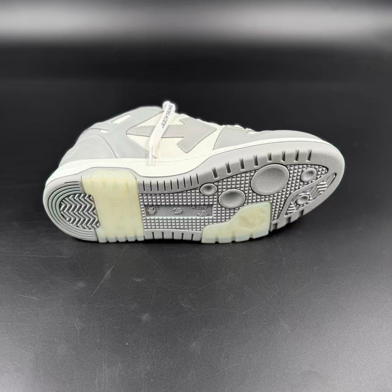 OFF-WHITE OUT OF OFFICE