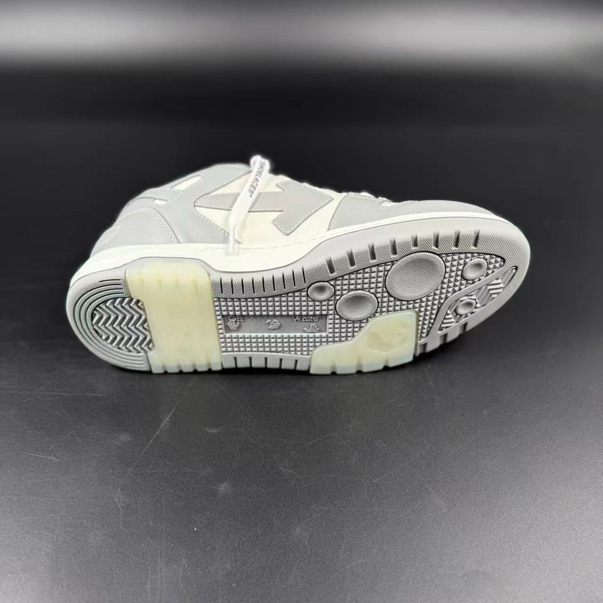 OFF-WHITE OUT OF OFFICE