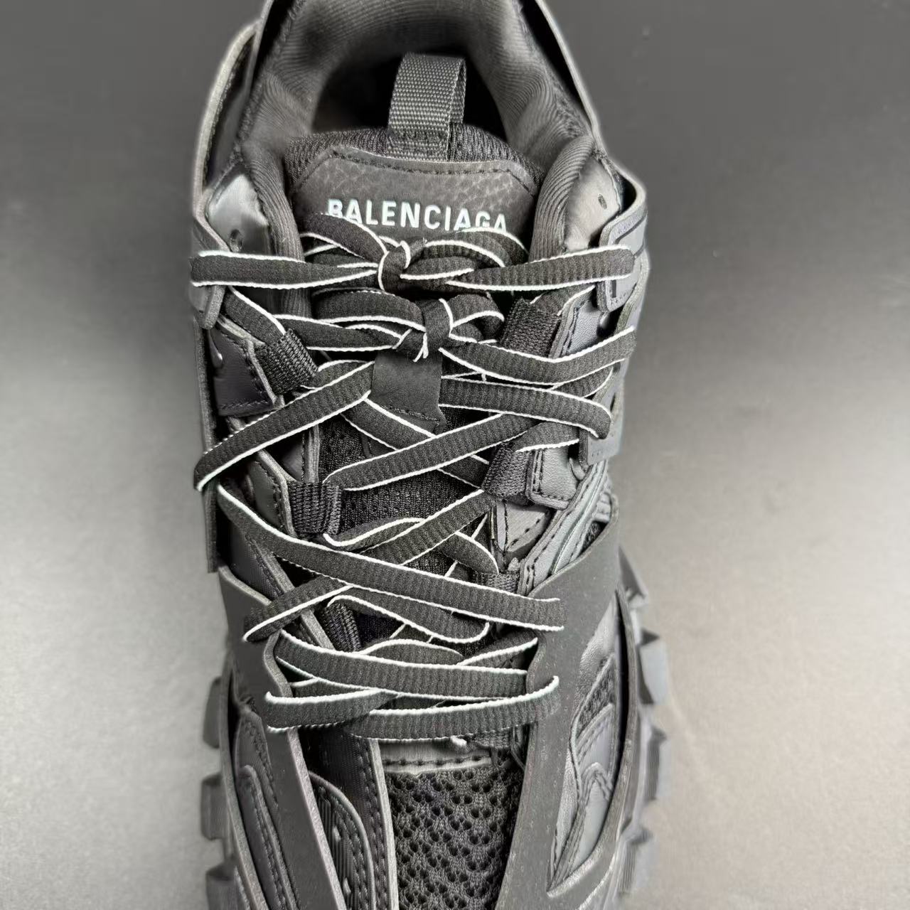 Track Black
