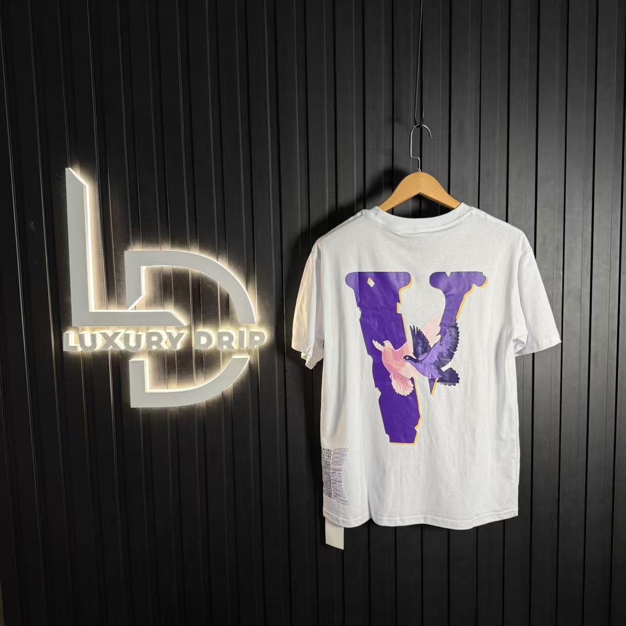V T-SHIRT