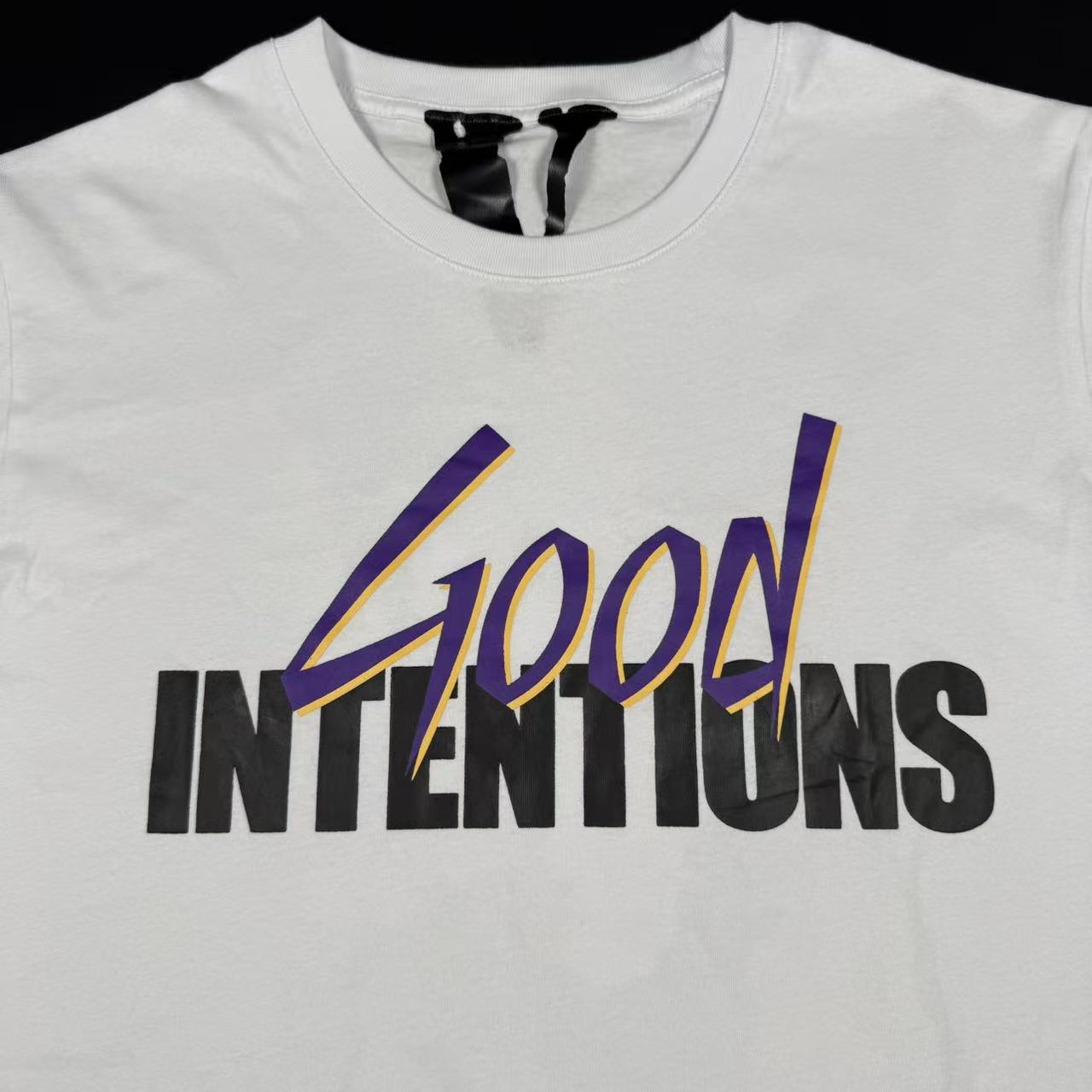 V T-SHIRT