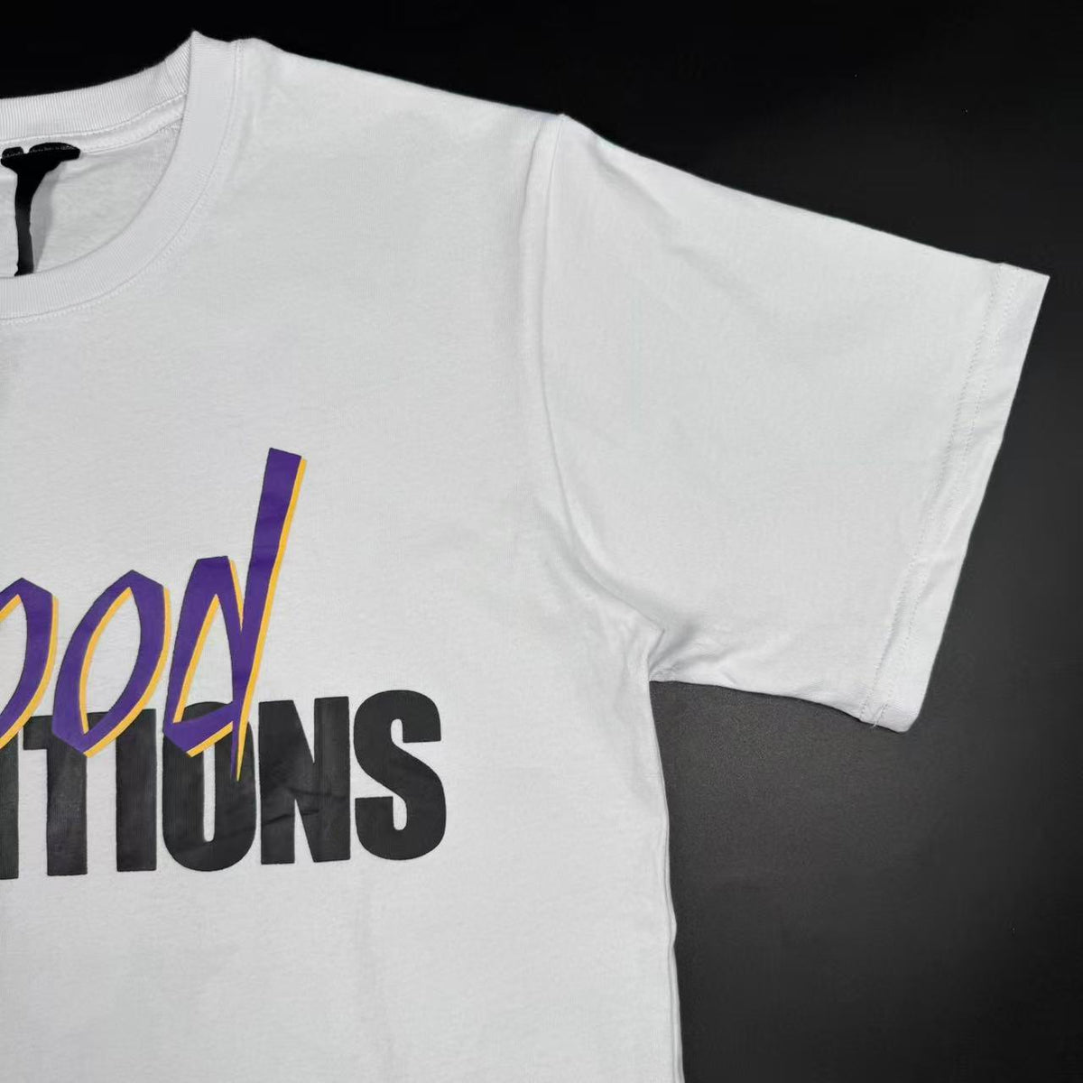 V T-SHIRT