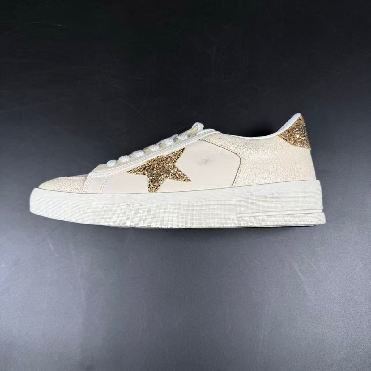 GOLDEN GOOSE