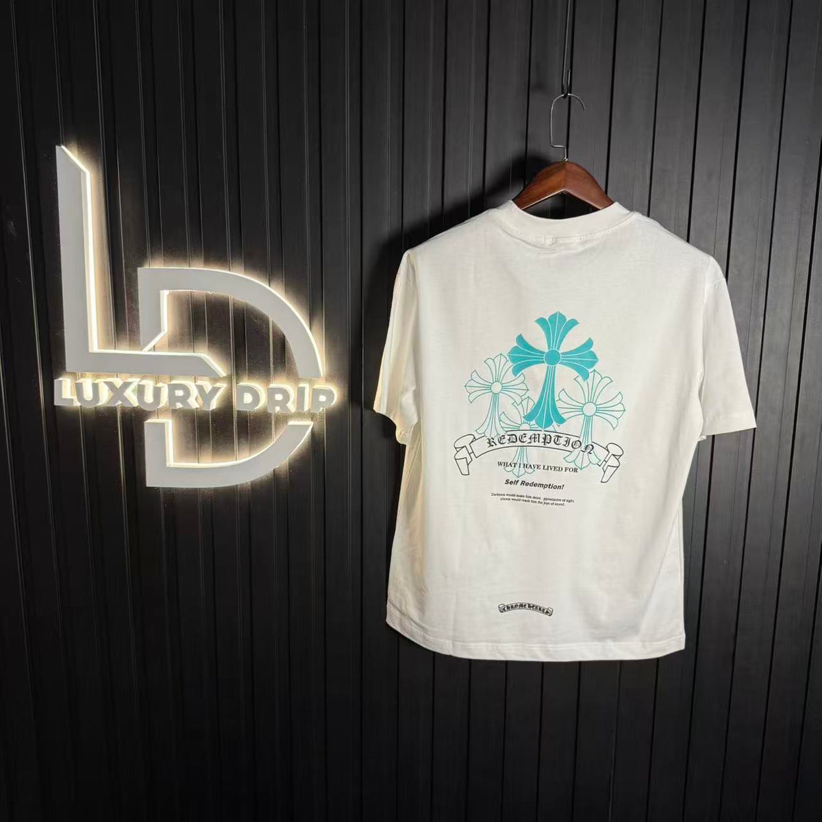 T-SHIRT