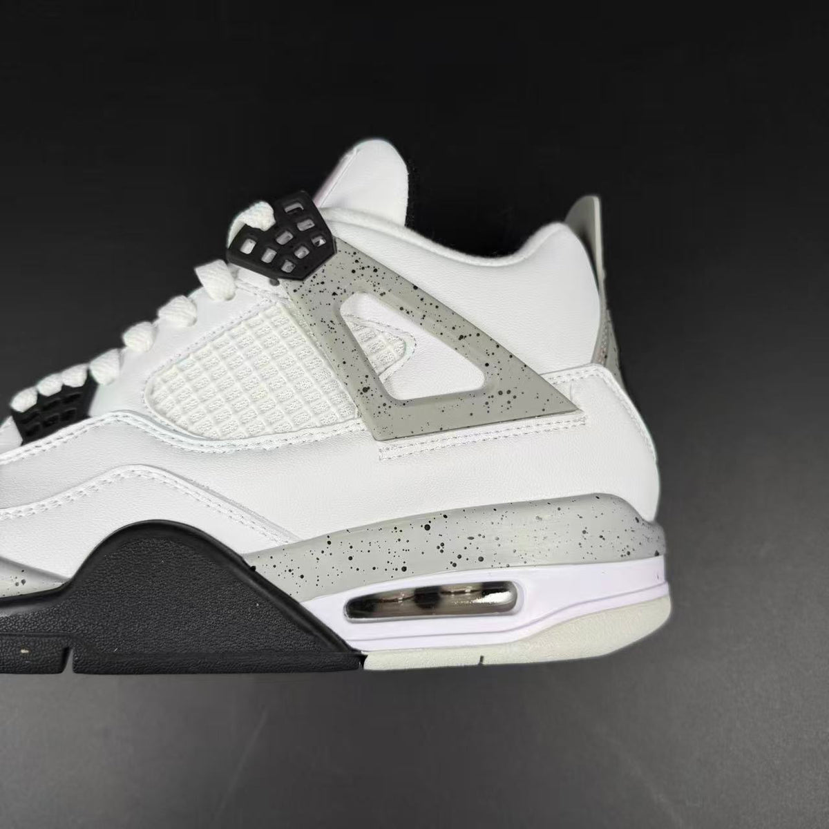 J4 RETRO WHITE CEMENT