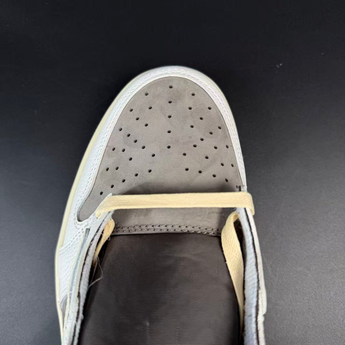 J1 REVERSE MOCHA