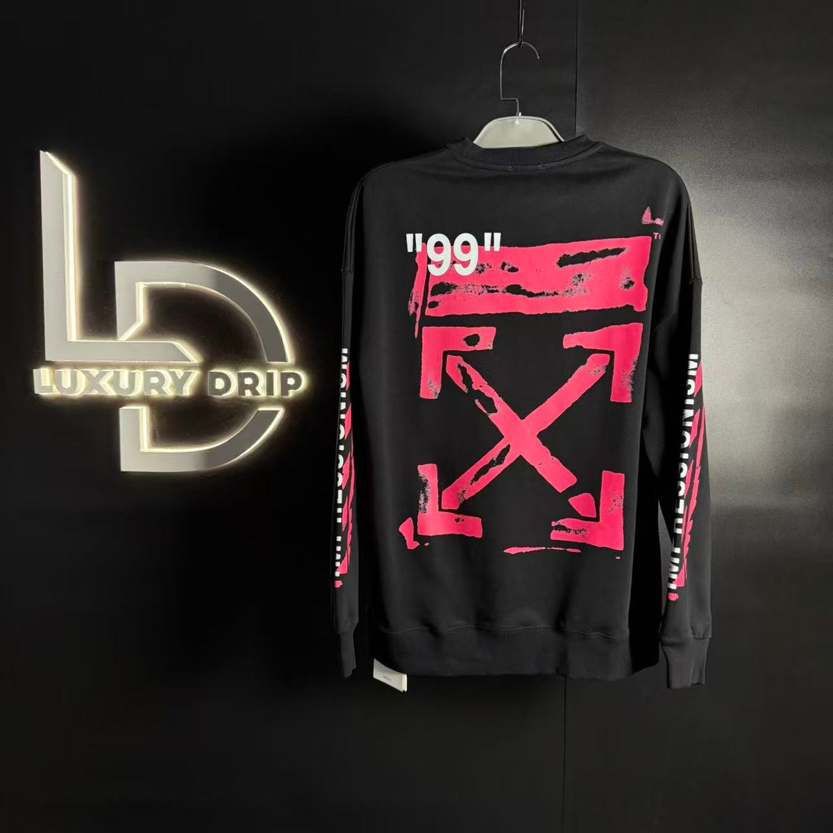 HOODIE – OFF-W.