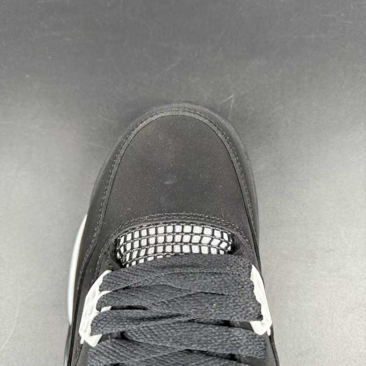 J4 RETRO THUNDER WHITE