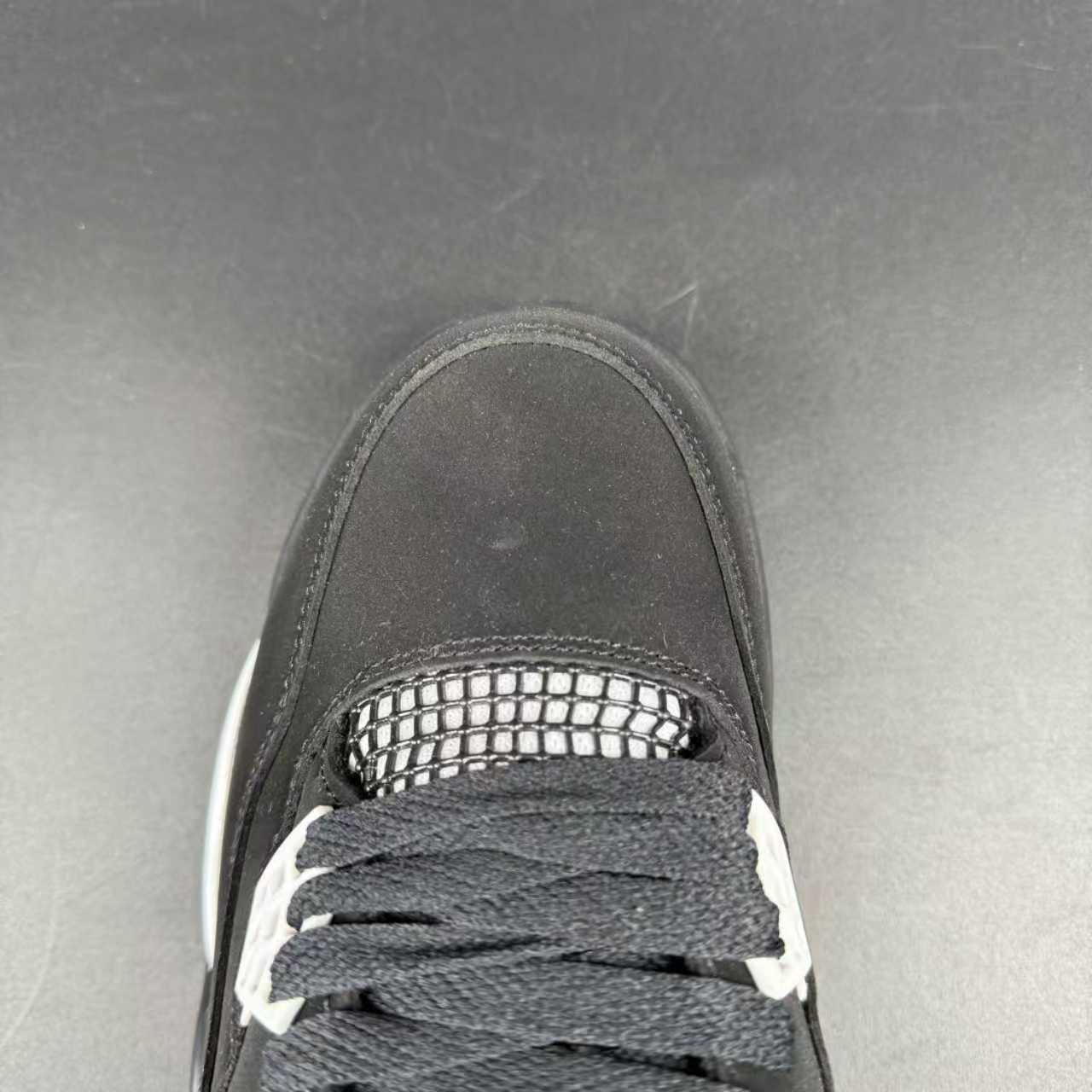 J4 RETRO THUNDER WHITE