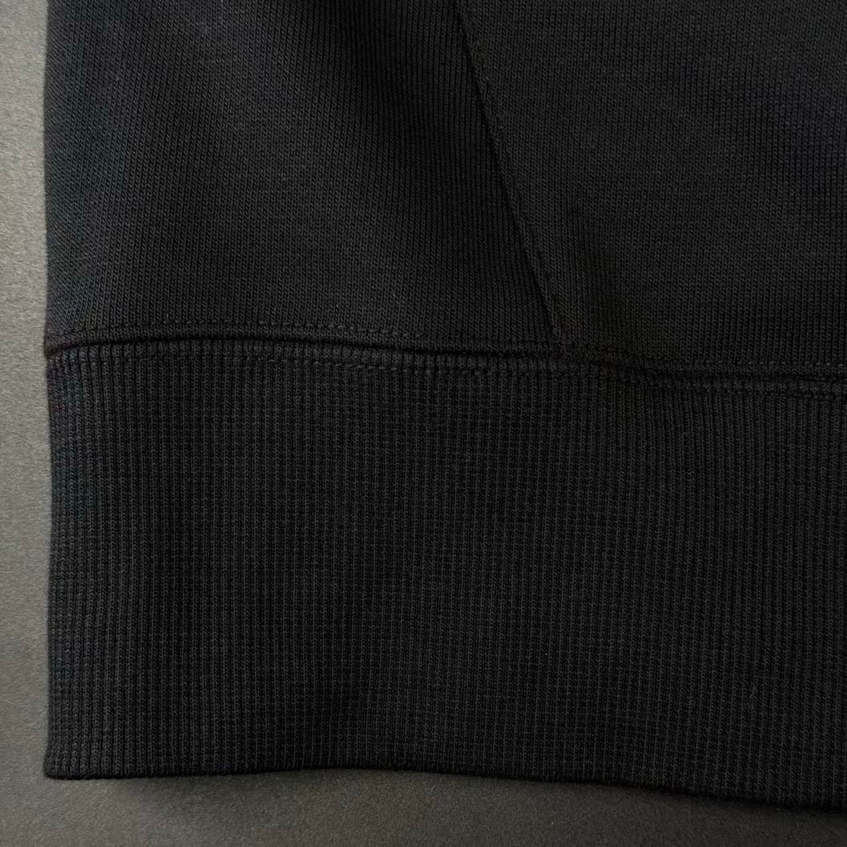 HOODIE – OFF-W.