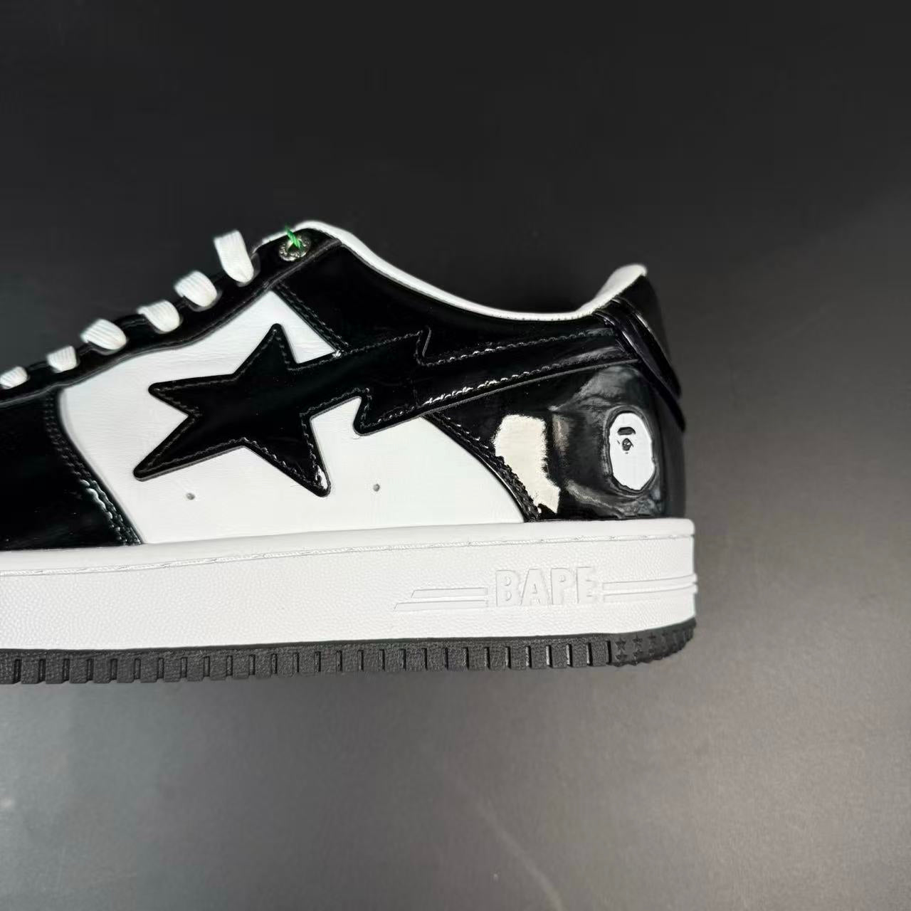 BAPE – BLACK