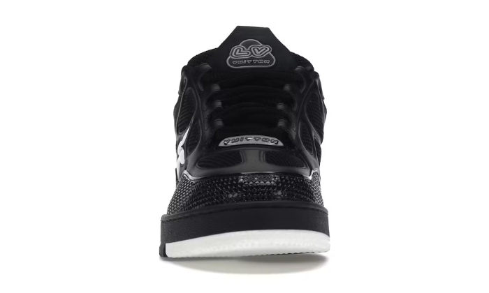 SKATE WHITE AND BLACK – SIZE 39