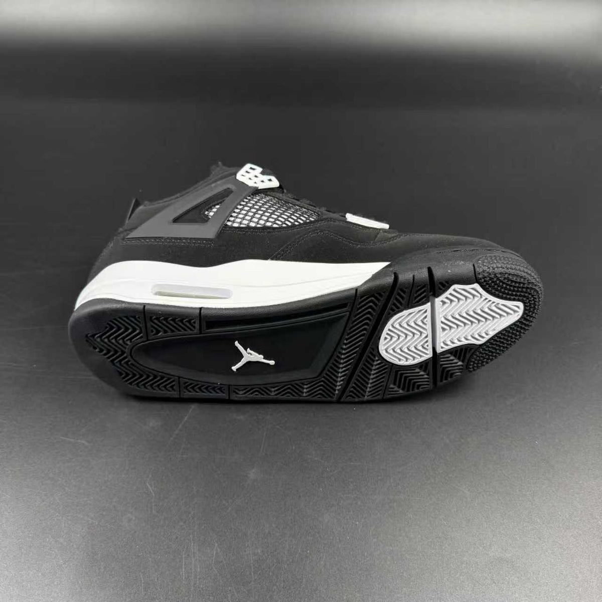 J4 RETRO THUNDER WHITE – SIZE 39