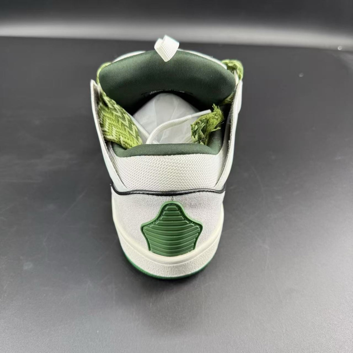 Curb White Green