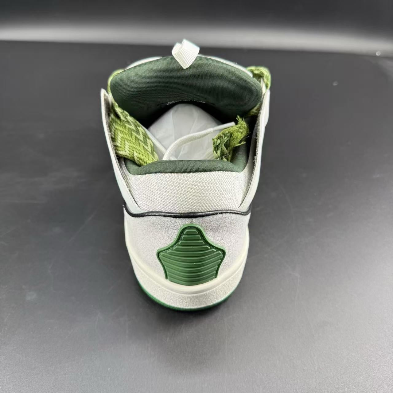 Curb White Green