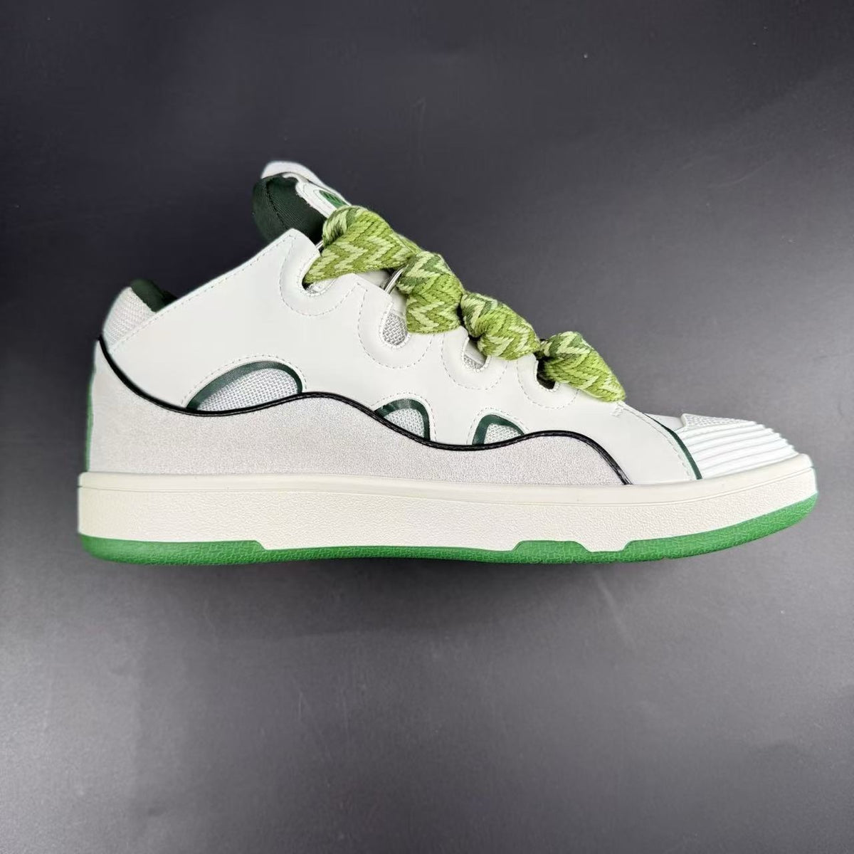 Curb White Green