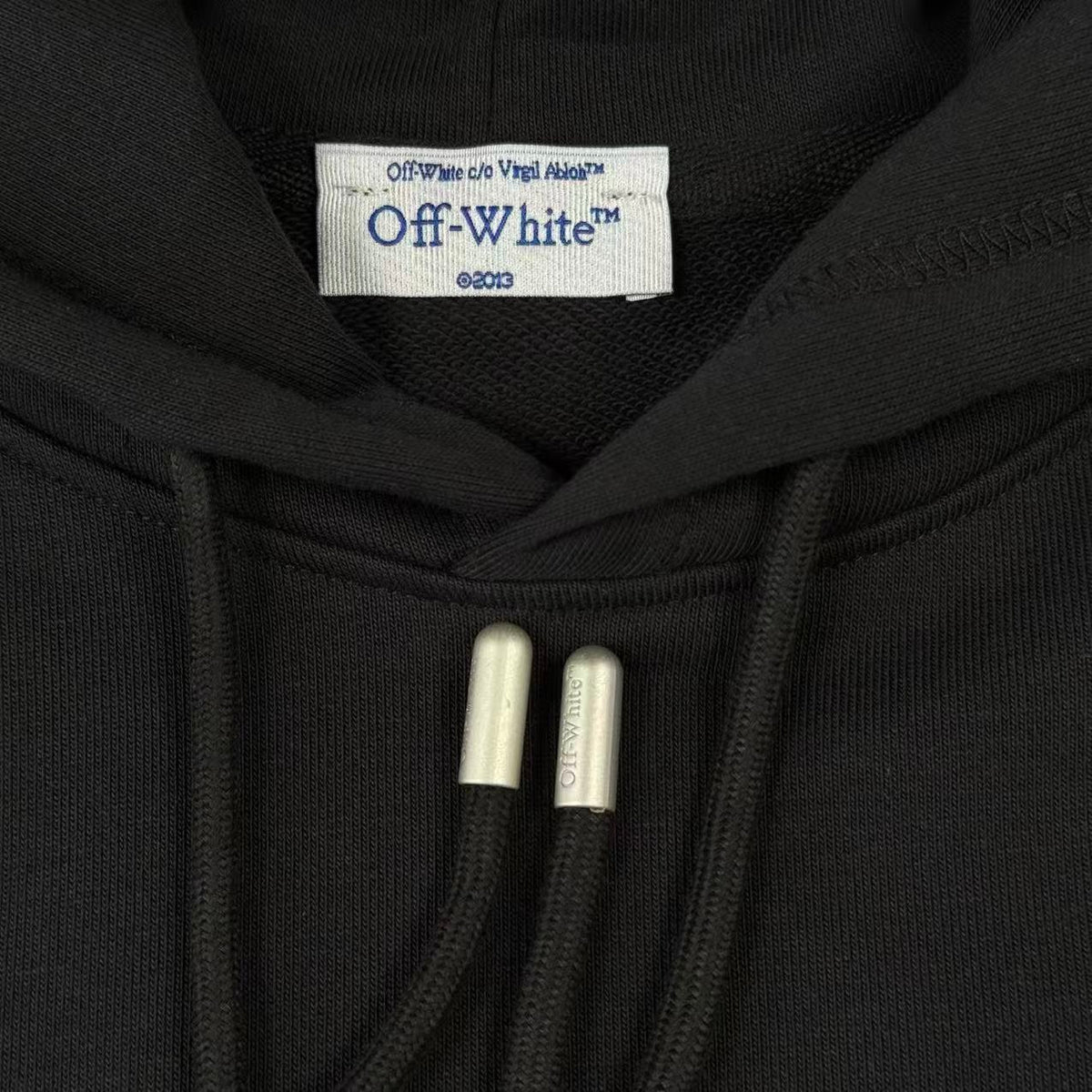 HOODIE – OFF-W.