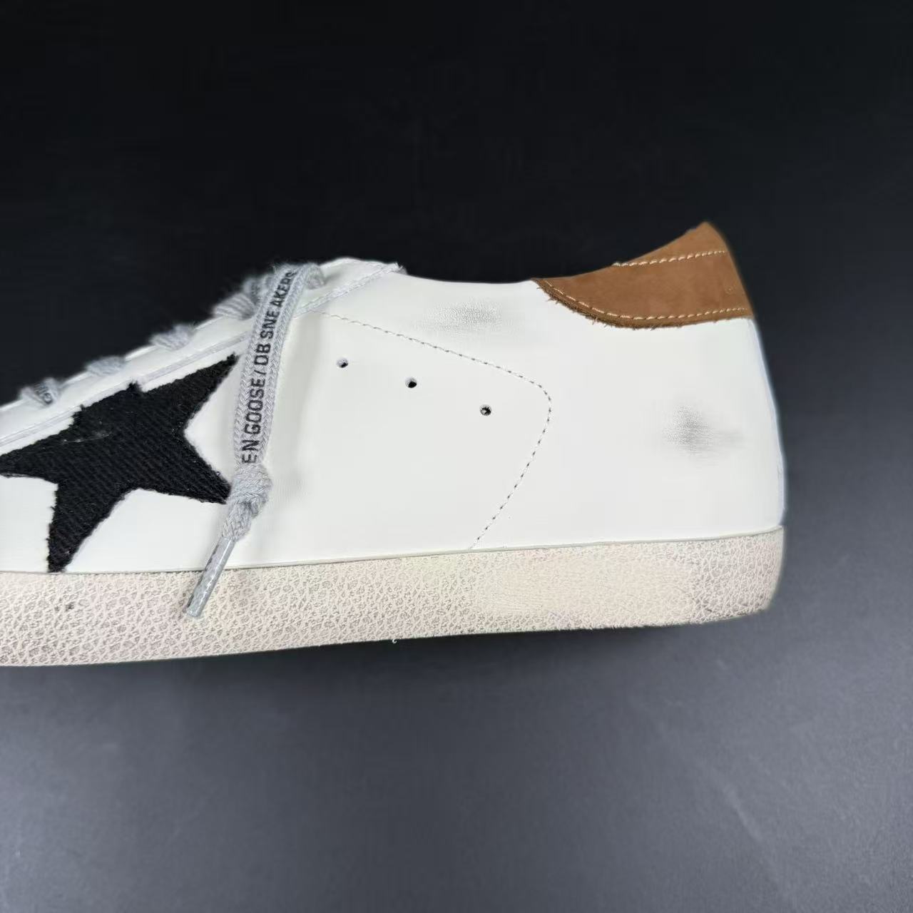 GOLDEN GOOSE