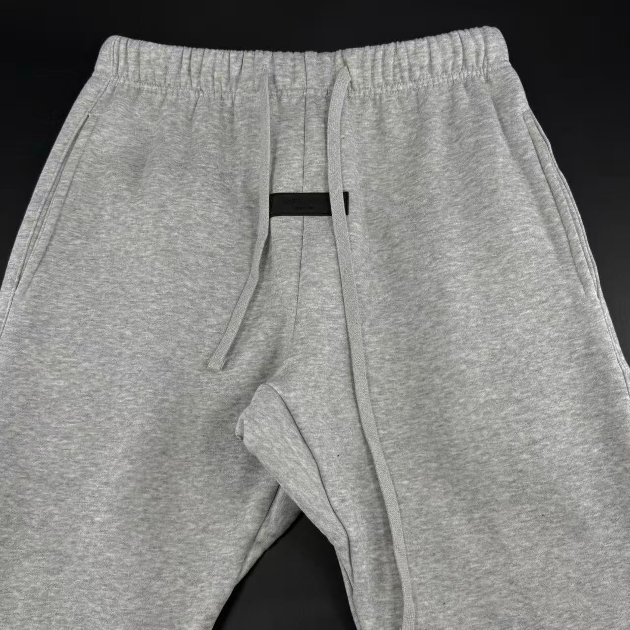 TRACKSUIT ESSENTIAL