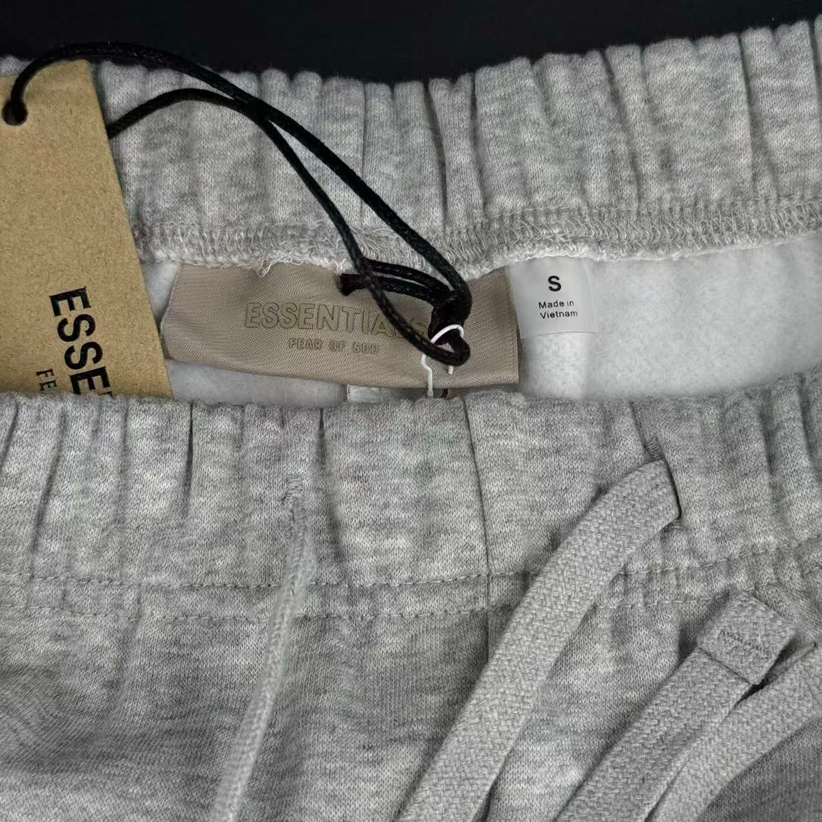 TRACKSUIT ESSENTIAL