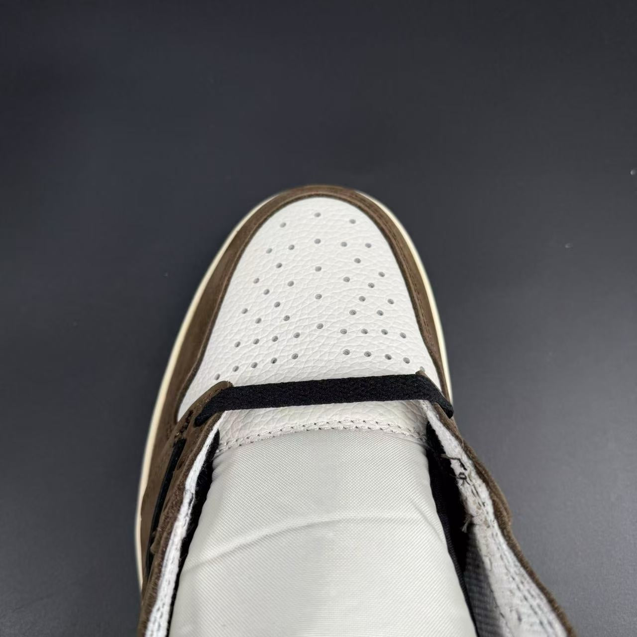 J1 RETRO HIGHT T. S.