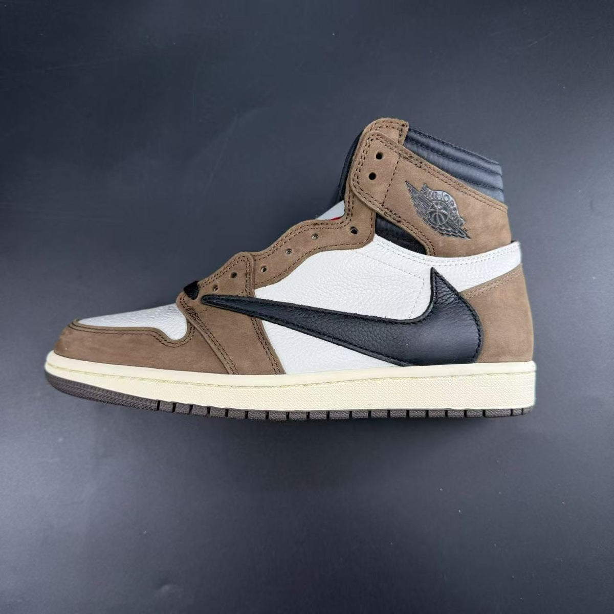 J1 RETRO HIGHT T. S.