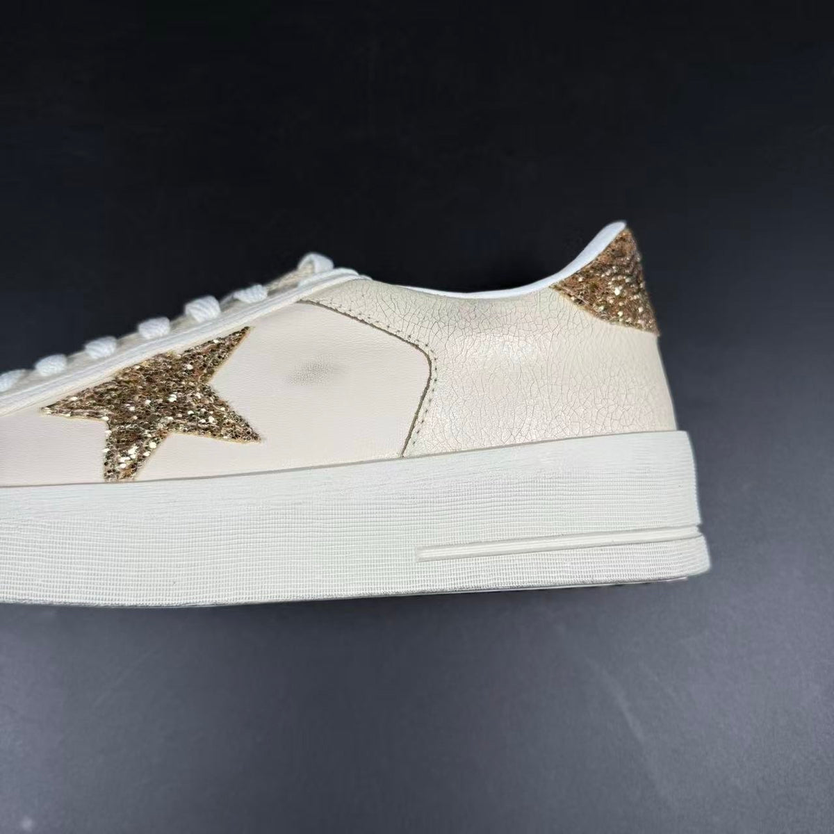 GOLDEN GOOSE